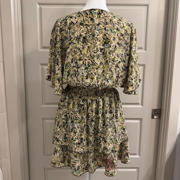 Zara Gray Green Floral Mini Dress M Short Sleeve Flowy Boho Day - Picture 3 of 3